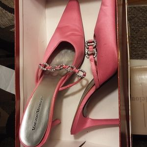 Fushia Pink satin Varsavia Viamara heels